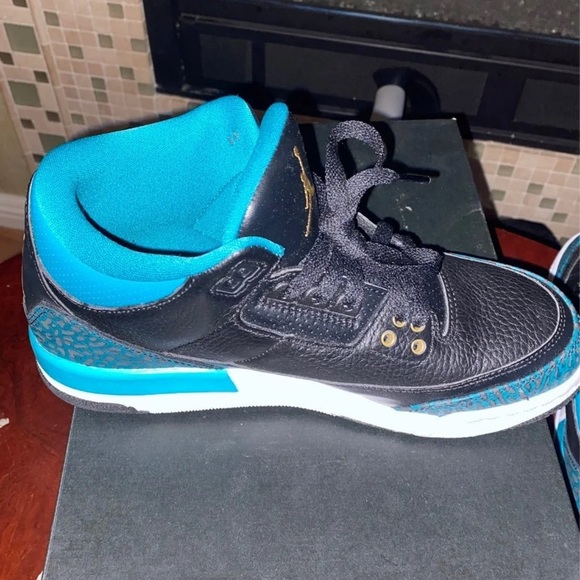 Jordan 4 - Picture 5 of 10